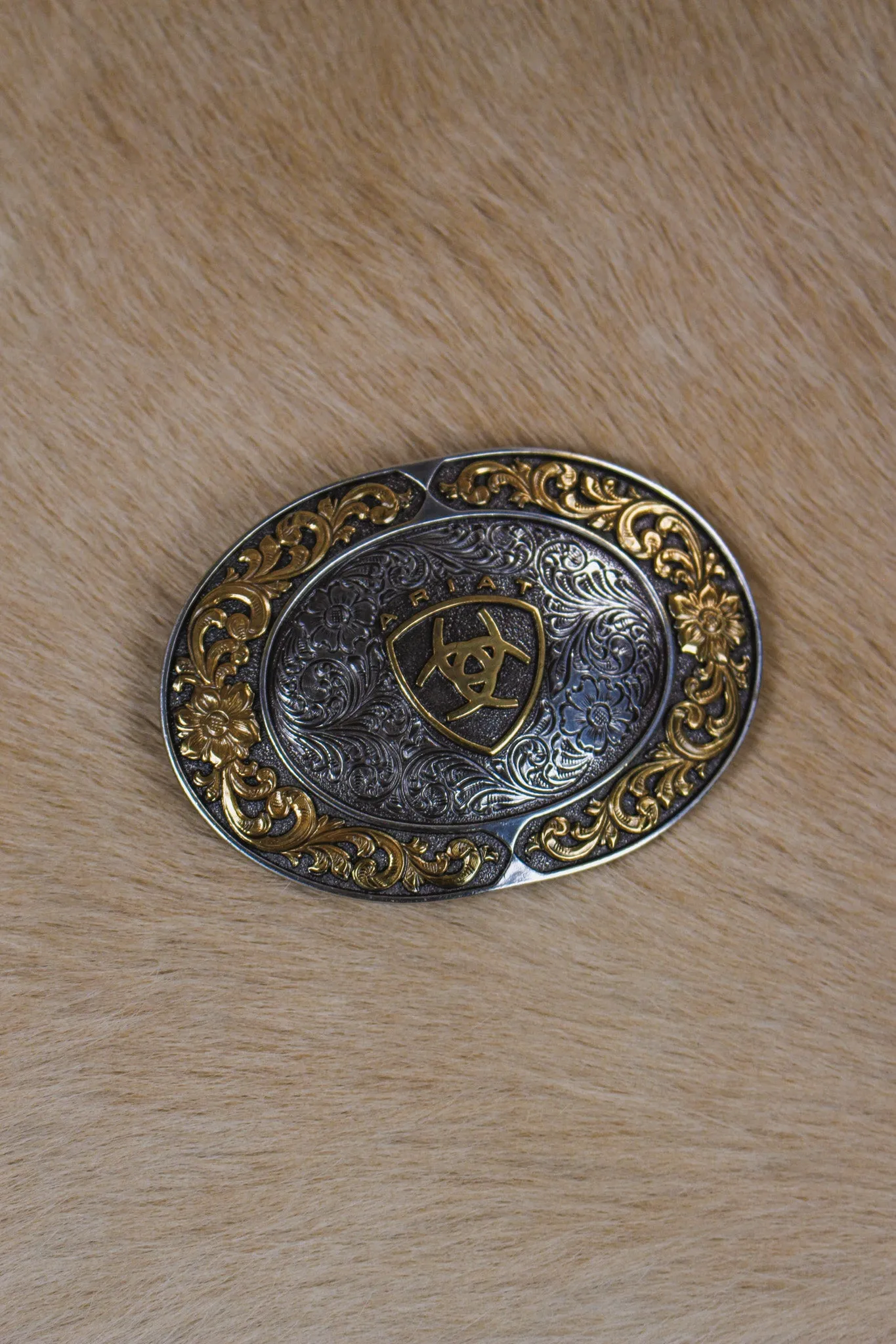 Ariat Smooth Edge Floral Emblem Oval Buckle