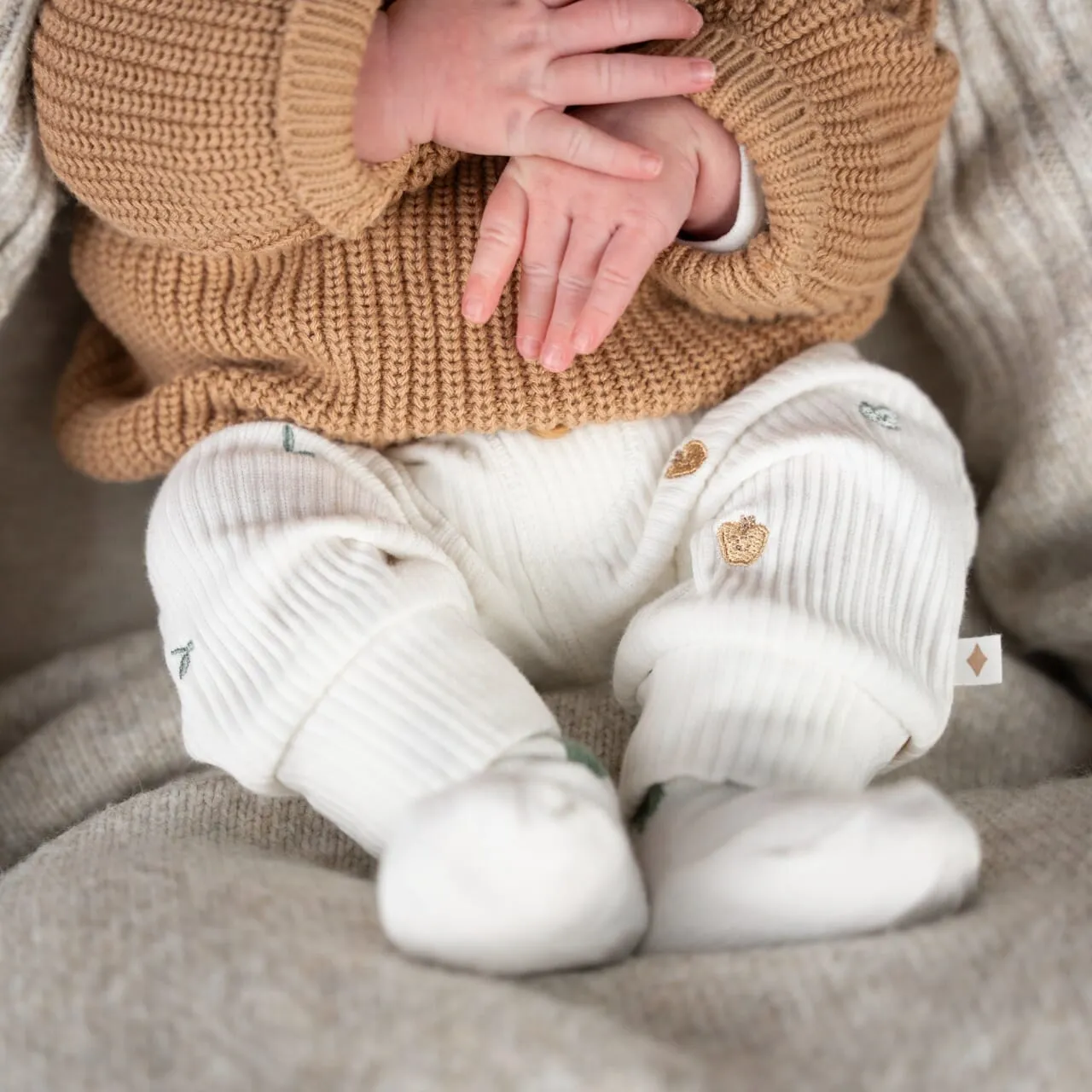 AUTUMN SWEETNESS - Super Sweet Embroidered Rib Knit Pants