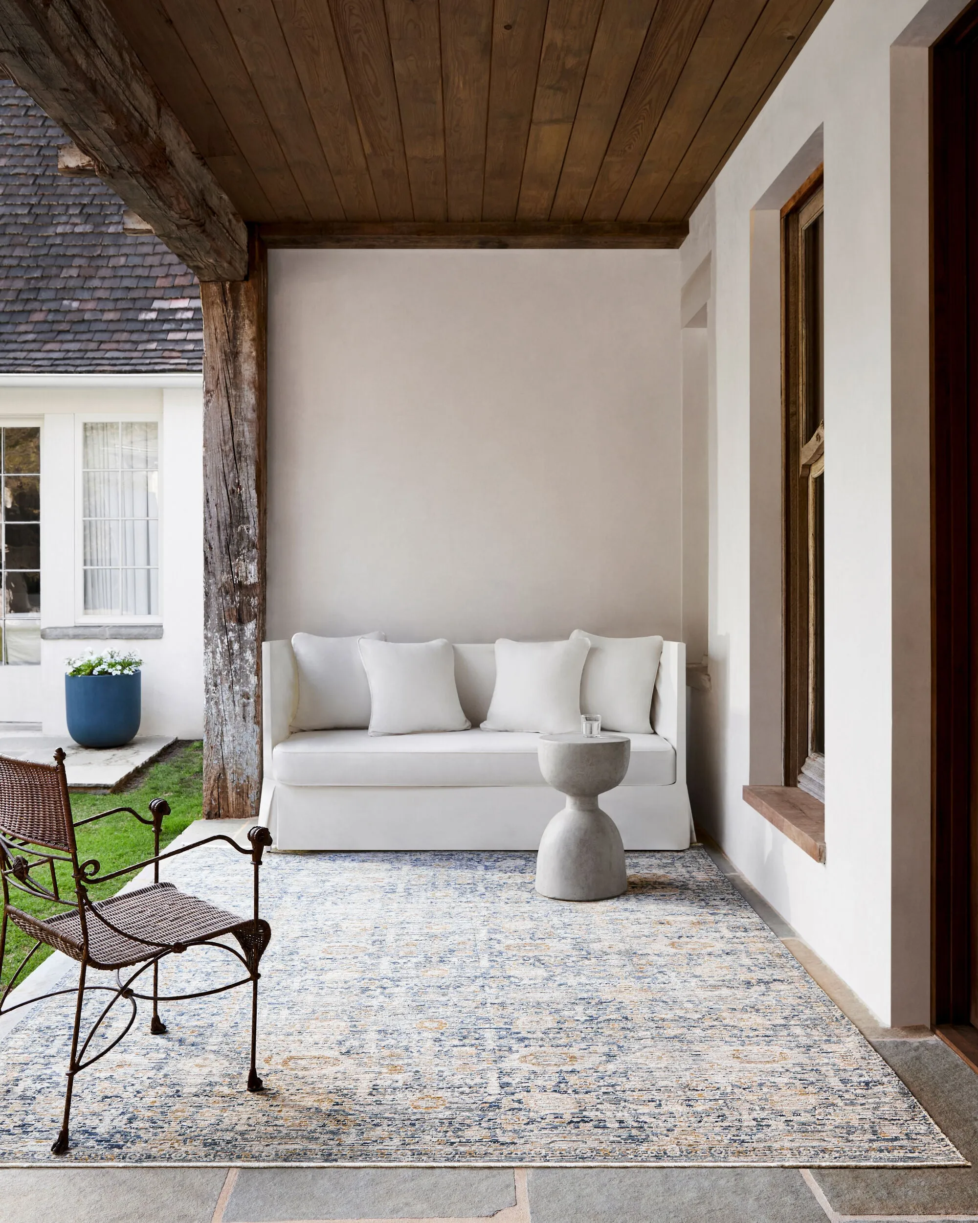 Becki Owens Ren Navy / Sand Rug