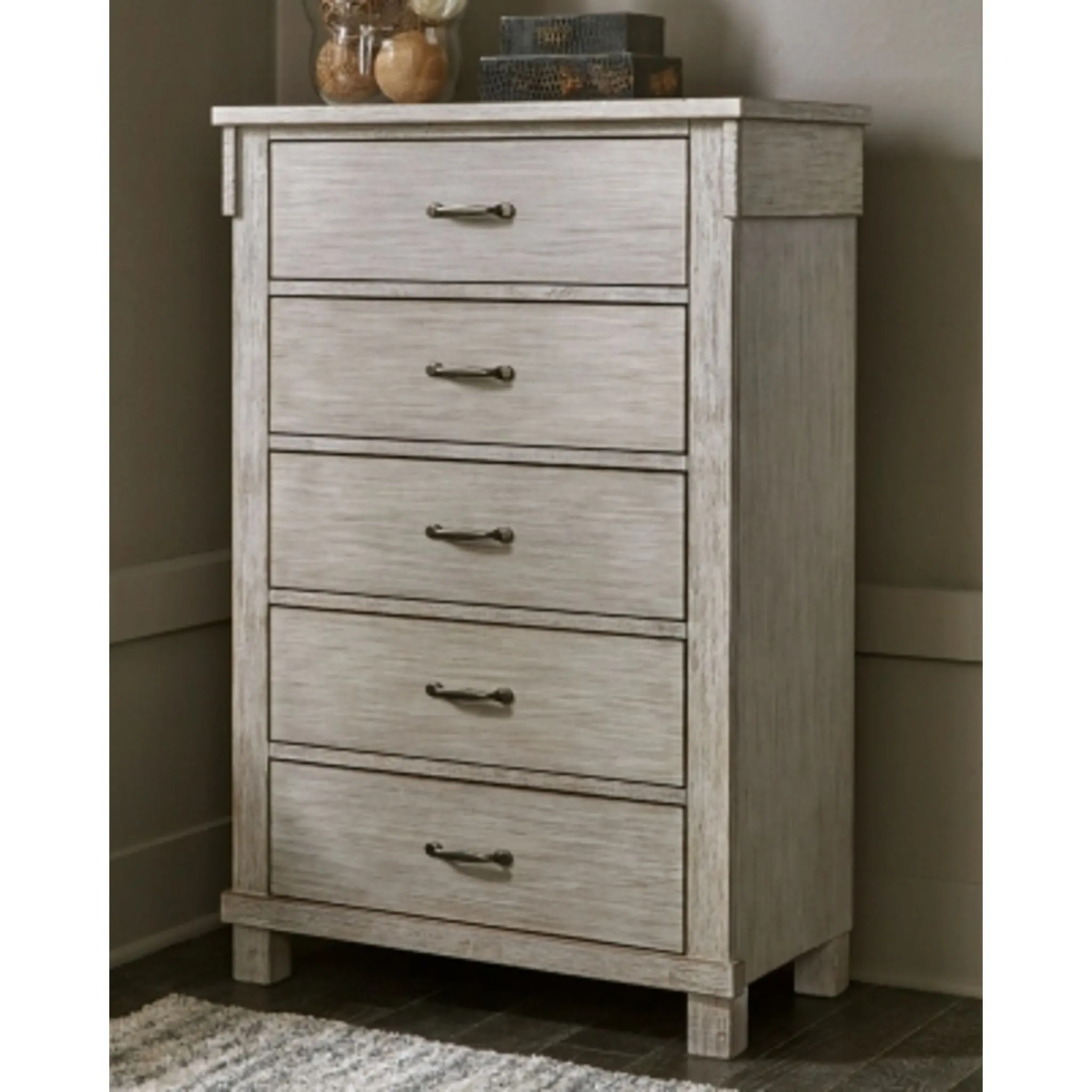 Hollentown Chest