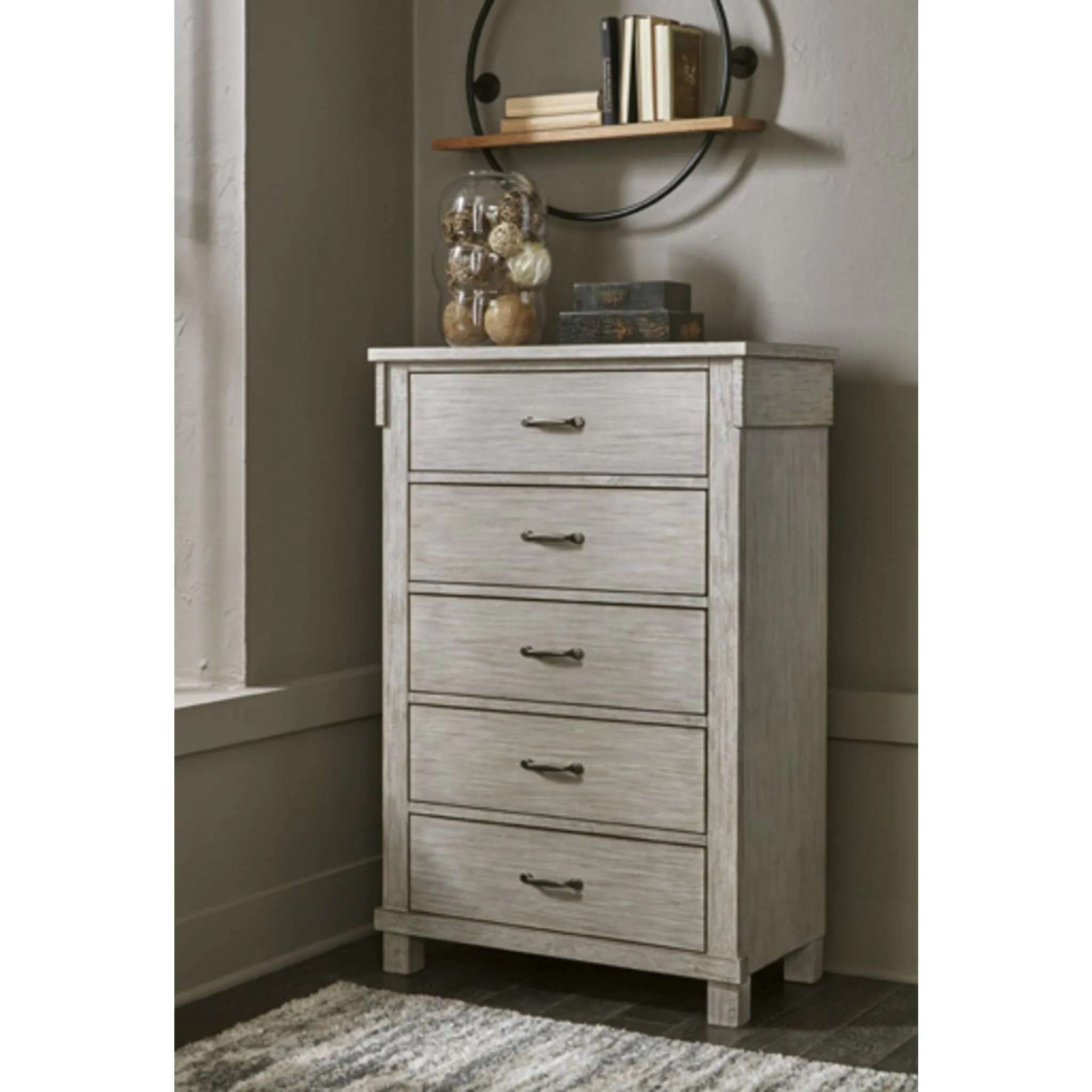 Hollentown Chest