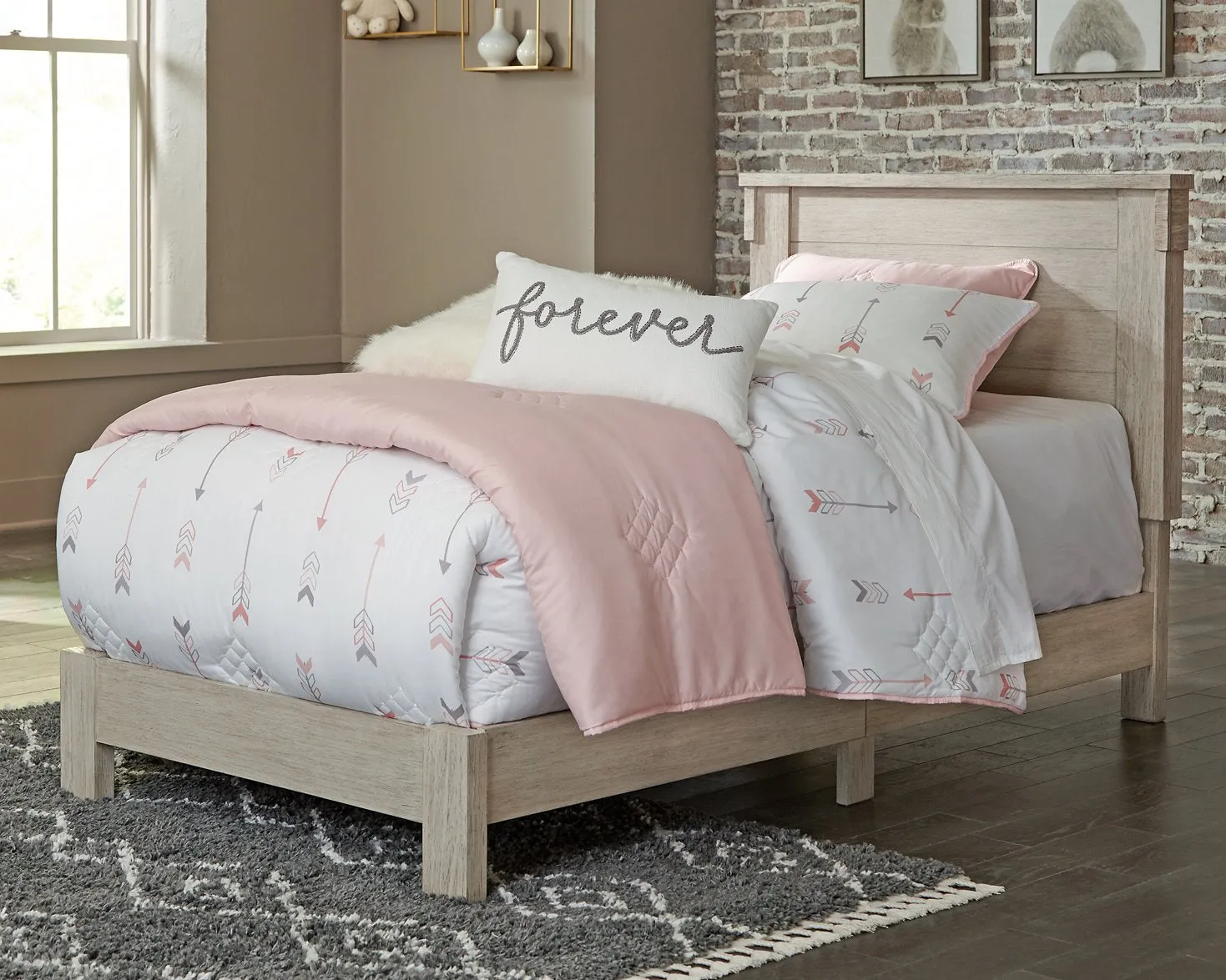 Hollentown Panel Bed
