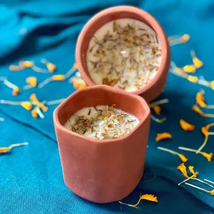 Pachva (पछवा)- Hand Poured 100% Soy Wax Candle | Oud and Amber