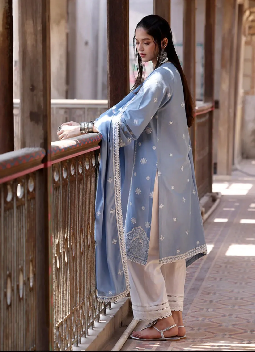Summer Rtw '24 - 3 Pc Embroidered Suit Icse-213426